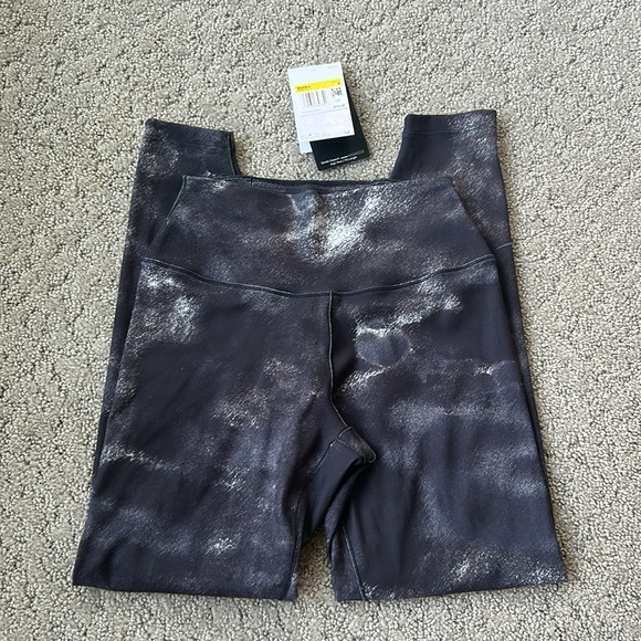 Nike One Dri-Fit High-Waisted 7/8 Printed Leggings Smoke Active Tights SM NWOT - Picture 9 of 12
